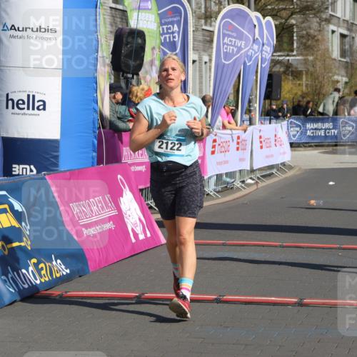 12.04.2026 - 45. Internationalen Wilhelmsburger Insellauf Strokosch-Dieckow http://msf.ph/oto/9456465 12.04.2026 11:03:06 Ziel 2122, 3878, 2016 meine-sportfotos.de