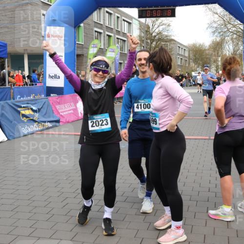 12.04.2026 - 45. Internationalen Wilhelmsburger Insellauf Strokosch-Dieckow http://msf.ph/oto/9456467 12.04.2026 13:03:17 Ziel 2023, 4100 meine-sportfotos.de