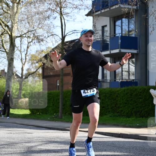 12.04.2026 - 45. Internationalen Wilhelmsburger Insellauf J. Mangold http://msf.ph/oto/9456469 12.04.2026 10:30:15 Ziel 4904, 5534, 3845, 5052, 4275, 4748, 4749, 3081, 3958, 4340, 2317, 5841, 5236, 4713, 2323, 4787, 3095, 3016 meine-sportfotos.de