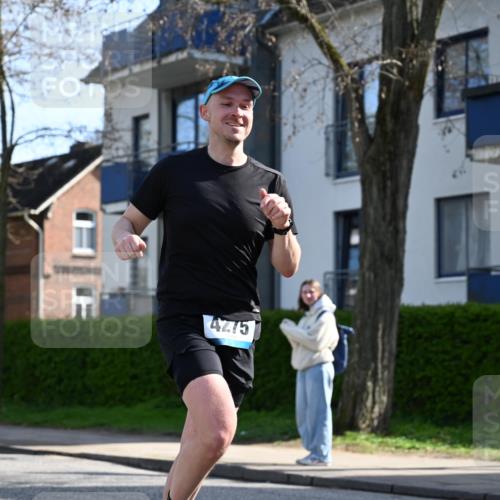 12.04.2026 - 45. Internationalen Wilhelmsburger Insellauf J. Mangold http://msf.ph/oto/9456475 12.04.2026 10:30:16 Ziel 5534, 3845, 5052, 4275, 4748, 4749, 3081, 3958, 4340, 2317, 5841, 5236, 4713, 2323, 4787, 3095, 3016 meine-sportfotos.de