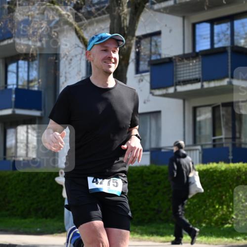 12.04.2026 - 45. Internationalen Wilhelmsburger Insellauf J. Mangold http://msf.ph/oto/9456478 12.04.2026 10:30:16 Ziel 5534, 3845, 5052, 4275, 4748, 4749, 3081, 3958, 4340, 2317, 5841, 5236, 4713, 2323, 4787, 3095, 3016 meine-sportfotos.de