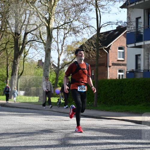 12.04.2026 - 45. Internationalen Wilhelmsburger Insellauf J. Mangold http://msf.ph/oto/9456483 12.04.2026 10:30:18 Ziel 5534, 3845, 5052, 4275, 4748, 4749, 3081, 3958, 4340, 2317, 5841, 5236, 4713, 2323, 4787, 3095, 3016, 2831, 5811 meine-sportfotos.de
