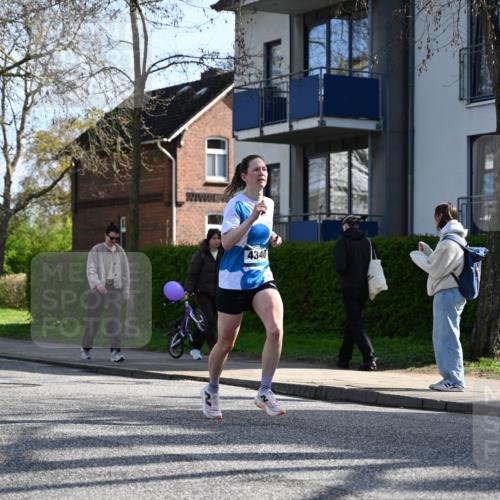 12.04.2026 - 45. Internationalen Wilhelmsburger Insellauf J. Mangold http://msf.ph/oto/9456499 12.04.2026 10:30:22 Ziel 5052, 4275, 4748, 4749, 3081, 3958, 4340, 2317, 5841, 5236, 4713, 2323, 2323, 4787, 3095, 3016, 2831, 5811, 2325 meine-sportfotos.de