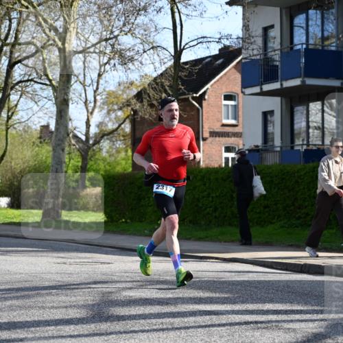 12.04.2026 - 45. Internationalen Wilhelmsburger Insellauf J. Mangold http://msf.ph/oto/9456521 12.04.2026 10:30:25 Ziel 4748, 4749, 3081, 3958, 4340, 2317, 5841, 5236, 4713, 2323, 4787, 3095, 3016, 2831, 5811, 2325, 5661 meine-sportfotos.de