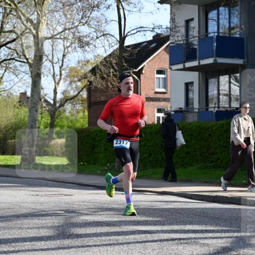 12.04.2026 - 45. Internationalen Wilhelmsburger Insellauf J. Mangold http://msf.ph/oto/9456522 12.04.2026 10:30:25 Ziel 4748, 4749, 3081, 3958, 4340, 2317, 5841, 5236, 4713, 2323, 4787, 3095, 3016, 2831, 5811, 2325, 5661 meine-sportfotos.de