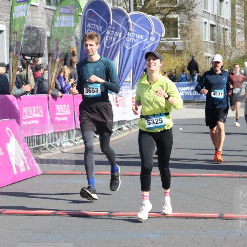 12.04.2026 - 45. Internationalen Wilhelmsburger Insellauf Strokosch-Dieckow http://msf.ph/oto/9456543 12.04.2026 10:46:05 Ziel 3337, 3680, 5325, 3653, 4139, 4531, 5694, 2216, 3430 meine-sportfotos.de