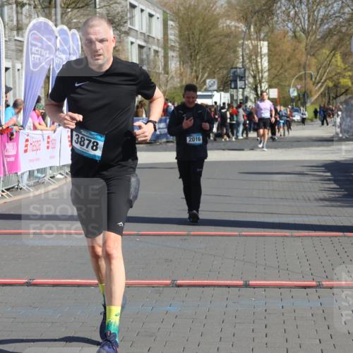 12.04.2026 - 45. Internationalen Wilhelmsburger Insellauf Strokosch-Dieckow http://msf.ph/oto/9456545 12.04.2026 11:03:07 Ziel 2122, 3878, 2016 meine-sportfotos.de