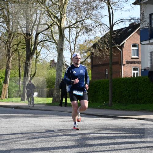 12.04.2026 - 45. Internationalen Wilhelmsburger Insellauf J. Mangold http://msf.ph/oto/9456563 12.04.2026 10:30:38 Ziel 5841, 5236, 4713, 2323, 4787, 3095, 3016, 3016, 2831, 5811, 2325, 5661, 4766, 4329, 4212, 5526, 2284 meine-sportfotos.de