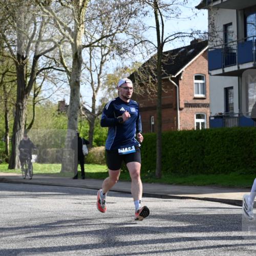 12.04.2026 - 45. Internationalen Wilhelmsburger Insellauf J. Mangold http://msf.ph/oto/9456565 12.04.2026 10:30:38 Ziel 5841, 5236, 4713, 2323, 4787, 3095, 3016, 3016, 2831, 5811, 2325, 5661, 4766, 4329, 4212, 5526, 2284 meine-sportfotos.de