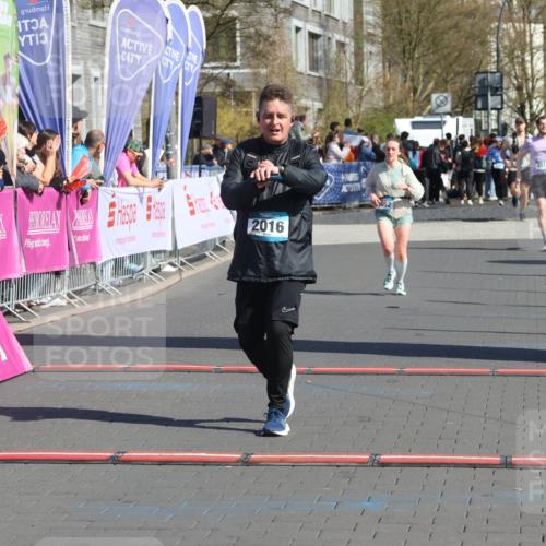 12.04.2026 - 45. Internationalen Wilhelmsburger Insellauf Strokosch-Dieckow http://msf.ph/oto/9456566 12.04.2026 11:03:10 Ziel 3878, 2016, 3052 meine-sportfotos.de