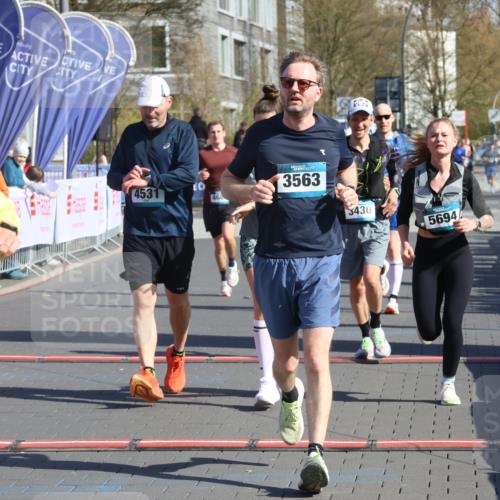 12.04.2026 - 45. Internationalen Wilhelmsburger Insellauf Strokosch-Dieckow http://msf.ph/oto/9456600 12.04.2026 10:46:07 Ziel 5325, 3653, 4139, 4531, 5694, 2216, 3430, 5594, 4481, 4682 meine-sportfotos.de