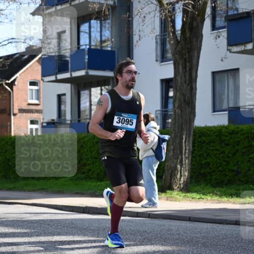 12.04.2026 - 45. Internationalen Wilhelmsburger Insellauf J. Mangold http://msf.ph/oto/9456602 12.04.2026 10:30:51 Ziel 4787, 3095, 3016, 2831, 5811, 2325, 5661, 4766, 4329, 4212, 5526, 2284, 3584, 3619, 3634 meine-sportfotos.de