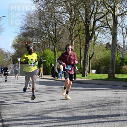 12.04.2026 - 45. Internationalen Wilhelmsburger Insellauf J. Mangold http://msf.ph/oto/9456607 12.04.2026 10:30:55 Ziel 4787, 3095, 3016, 2831, 5811, 2325, 5661, 4766, 4329, 4212, 5526, 2284, 3584, 3619, 3634, 2780 meine-sportfotos.de