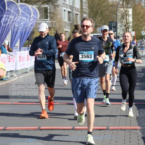 12.04.2026 - 45. Internationalen Wilhelmsburger Insellauf Strokosch-Dieckow http://msf.ph/oto/9456608 12.04.2026 10:46:07 Ziel 5325, 3653, 4139, 4531, 5694, 2216, 3430, 5594, 4481, 4682 meine-sportfotos.de