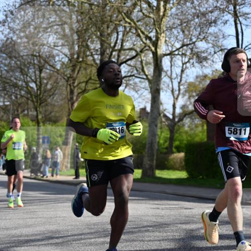 12.04.2026 - 45. Internationalen Wilhelmsburger Insellauf J. Mangold http://msf.ph/oto/9456630 12.04.2026 10:30:56 Ziel 4787, 3095, 3016, 2831, 5811, 2325, 5661, 4766, 4329, 4212, 5526, 2284, 3584, 3619, 3634, 2780 meine-sportfotos.de
