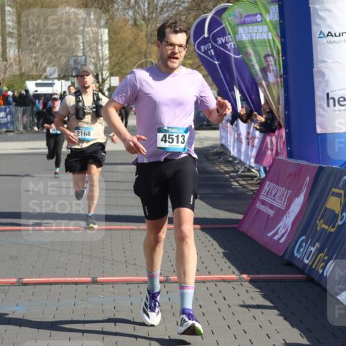 12.04.2026 - 45. Internationalen Wilhelmsburger Insellauf Strokosch-Dieckow http://msf.ph/oto/9456641 12.04.2026 11:03:18 Ziel 3052, 4513, 2168, 3910 meine-sportfotos.de