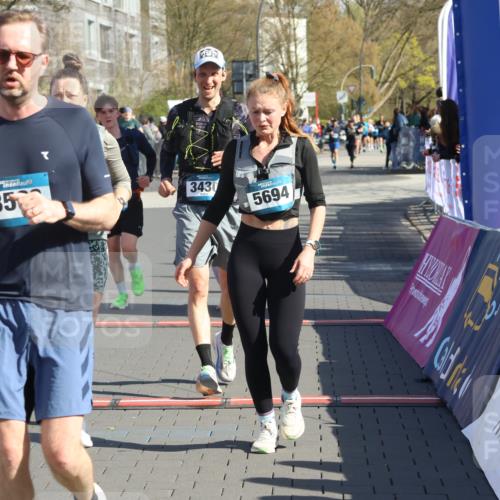 12.04.2026 - 45. Internationalen Wilhelmsburger Insellauf Strokosch-Dieckow http://msf.ph/oto/9456645 12.04.2026 10:46:08 Ziel 5325, 3653, 4139, 4531, 5694, 2216, 3430, 5594, 4481, 4682 meine-sportfotos.de