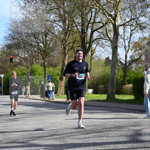12.04.2026 - 45. Internationalen Wilhelmsburger Insellauf J. Mangold http://msf.ph/oto/9456670 12.04.2026 10:31:01 Ziel 3016, 2831, 5811, 2325, 5661, 4766, 4329, 4212, 5526, 2284, 3584, 3619, 3634, 2780, 5653, 3706 meine-sportfotos.de