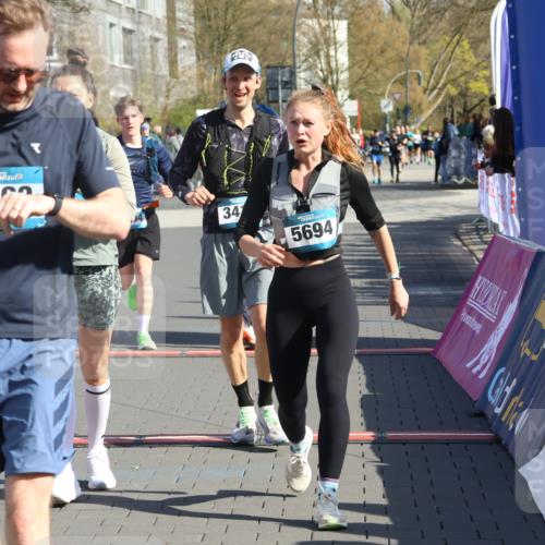 12.04.2026 - 45. Internationalen Wilhelmsburger Insellauf Strokosch-Dieckow http://msf.ph/oto/9456677 12.04.2026 10:46:09 Ziel 5325, 3653, 4139, 4531, 5694, 2216, 3430, 5594, 4481, 4682 meine-sportfotos.de