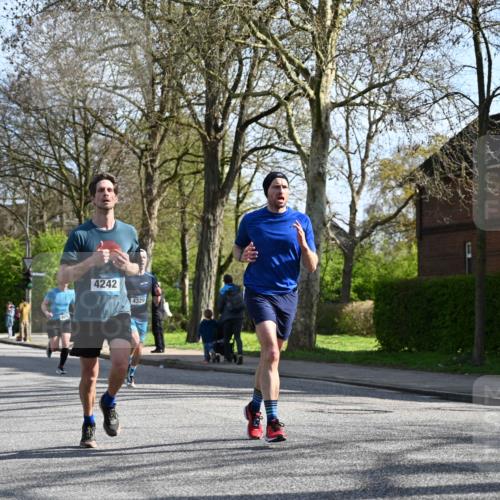 12.04.2026 - 45. Internationalen Wilhelmsburger Insellauf J. Mangold http://msf.ph/oto/9456686 12.04.2026 10:31:11 Ziel 2325, 5661, 4766, 4329, 4212, 5526, 2284, 3584, 3619, 3619, 3634, 2780, 5653, 3706, 2377 meine-sportfotos.de