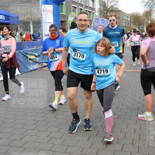 12.04.2026 - 45. Internationalen Wilhelmsburger Insellauf Strokosch-Dieckow http://msf.ph/oto/9456691 12.04.2026 13:03:11 Ziel 3170, 4719 meine-sportfotos.de