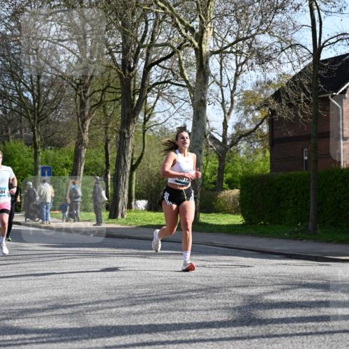 12.04.2026 - 45. Internationalen Wilhelmsburger Insellauf J. Mangold http://msf.ph/oto/9456747 12.04.2026 10:31:25 Ziel 2284, 3584, 3619, 3634, 2780, 5653, 3706, 2377, 4791, 4791, 5522, 4844 meine-sportfotos.de