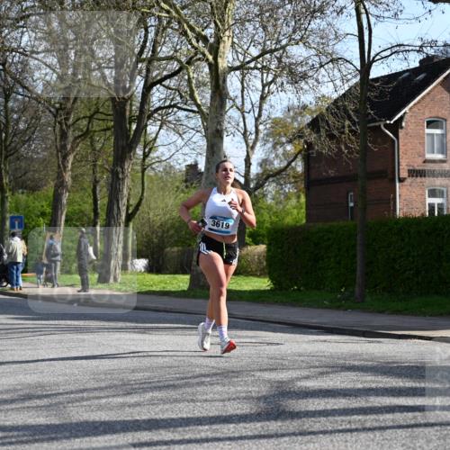12.04.2026 - 45. Internationalen Wilhelmsburger Insellauf J. Mangold http://msf.ph/oto/9456751 12.04.2026 10:31:26 Ziel 2284, 3584, 3619, 3634, 2780, 5653, 3706, 2377, 2377, 4791, 5522, 4844 meine-sportfotos.de
