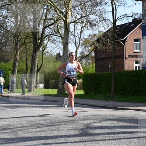 12.04.2026 - 45. Internationalen Wilhelmsburger Insellauf J. Mangold http://msf.ph/oto/9456752 12.04.2026 10:31:26 Ziel 2284, 3584, 3619, 3634, 2780, 5653, 3706, 2377, 2377, 4791, 5522, 4844 meine-sportfotos.de