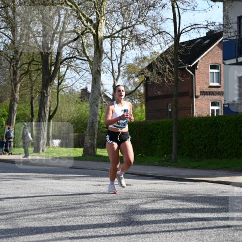 12.04.2026 - 45. Internationalen Wilhelmsburger Insellauf J. Mangold http://msf.ph/oto/9456755 12.04.2026 10:31:26 Ziel 2284, 3584, 3619, 3634, 2780, 5653, 3706, 2377, 2377, 4791, 5522, 4844 meine-sportfotos.de