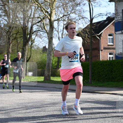 12.04.2026 - 45. Internationalen Wilhelmsburger Insellauf J. Mangold http://msf.ph/oto/9456782 12.04.2026 10:31:28 Ziel 3584, 3619, 3634, 2780, 5653, 3706, 2377, 4791, 5522, 4844, 3666, 3905 meine-sportfotos.de