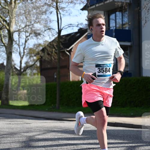 12.04.2026 - 45. Internationalen Wilhelmsburger Insellauf J. Mangold http://msf.ph/oto/9456793 12.04.2026 10:31:29 Ziel 3584, 3619, 3634, 2780, 5653, 3706, 2377, 4791, 5522, 4844, 3666, 3905, 5449 meine-sportfotos.de