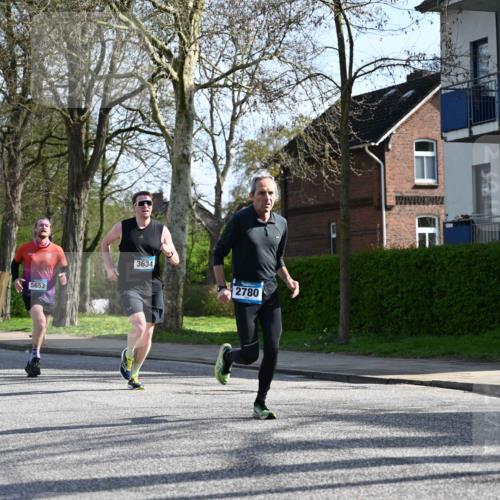 12.04.2026 - 45. Internationalen Wilhelmsburger Insellauf J. Mangold http://msf.ph/oto/9456799 12.04.2026 10:31:30 Ziel 3584, 3619, 3634, 2780, 5653, 3706, 2377, 4791, 5522, 4844, 3666, 3905, 5449 meine-sportfotos.de