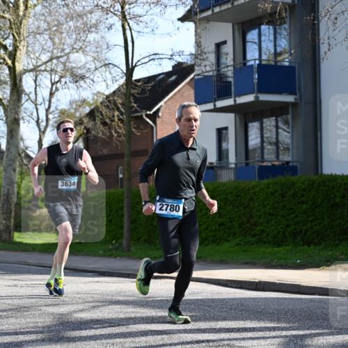 12.04.2026 - 45. Internationalen Wilhelmsburger Insellauf J. Mangold http://msf.ph/oto/9456814 12.04.2026 10:31:30 Ziel 3584, 3619, 3634, 2780, 5653, 3706, 2377, 4791, 5522, 4844, 3666, 3905, 5449 meine-sportfotos.de