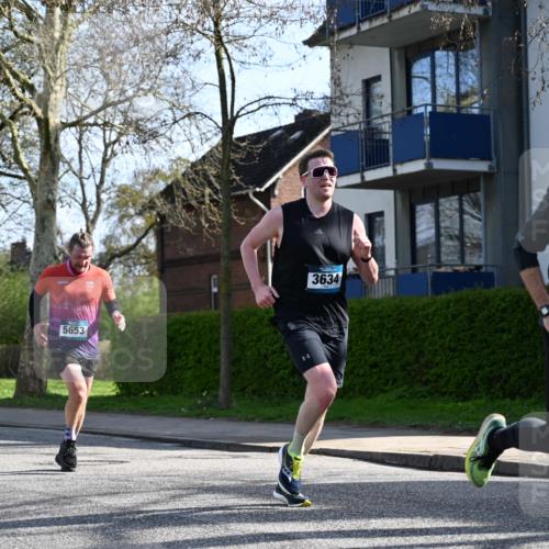 12.04.2026 - 45. Internationalen Wilhelmsburger Insellauf J. Mangold http://msf.ph/oto/9456817 12.04.2026 10:31:31 Ziel 3584, 3619, 3634, 2780, 5653, 3706, 2377, 4791, 5522, 4844, 3666, 3905, 5449 meine-sportfotos.de