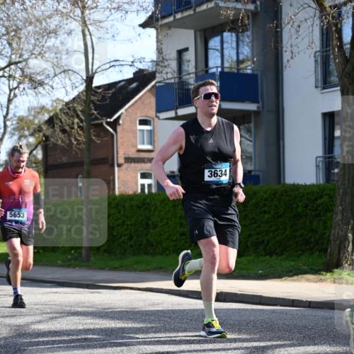 12.04.2026 - 45. Internationalen Wilhelmsburger Insellauf J. Mangold http://msf.ph/oto/9456823 12.04.2026 10:31:31 Ziel 3584, 3619, 3634, 2780, 5653, 3706, 2377, 4791, 5522, 4844, 3666, 3905, 5449 meine-sportfotos.de