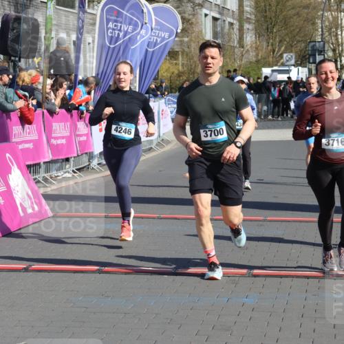 12.04.2026 - 45. Internationalen Wilhelmsburger Insellauf Strokosch-Dieckow http://msf.ph/oto/9456828 12.04.2026 11:03:26 Ziel 3910, 3700, 3716, 3223, 4246, 4382, 5816 meine-sportfotos.de