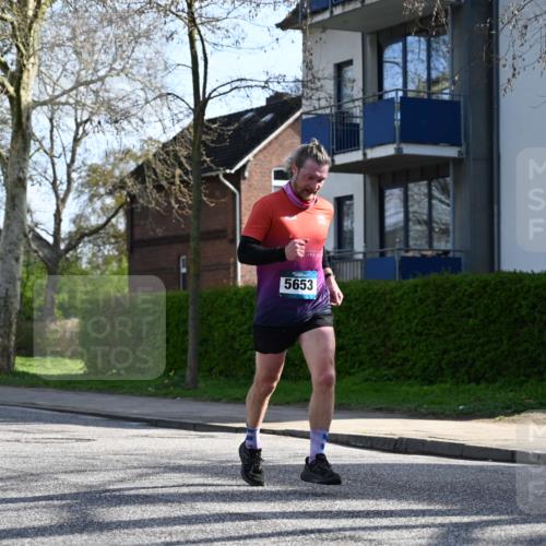 12.04.2026 - 45. Internationalen Wilhelmsburger Insellauf J. Mangold http://msf.ph/oto/9456829 12.04.2026 10:31:32 Ziel 3584, 3619, 3634, 2780, 5653, 3706, 2377, 4791, 5522, 5522, 4844, 3666, 3905, 5449 meine-sportfotos.de