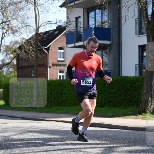 12.04.2026 - 45. Internationalen Wilhelmsburger Insellauf J. Mangold http://msf.ph/oto/9456833 12.04.2026 10:31:33 Ziel 3584, 3619, 3634, 2780, 5653, 3706, 2377, 4791, 5522, 4844, 3666, 3905, 5449 meine-sportfotos.de