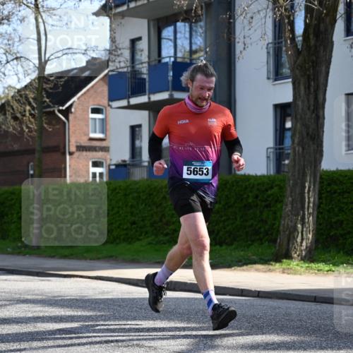 12.04.2026 - 45. Internationalen Wilhelmsburger Insellauf J. Mangold http://msf.ph/oto/9456836 12.04.2026 10:31:33 Ziel 3584, 3619, 3634, 2780, 5653, 3706, 2377, 4791, 5522, 4844, 3666, 3905, 5449 meine-sportfotos.de