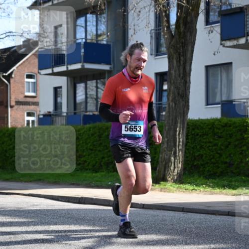 12.04.2026 - 45. Internationalen Wilhelmsburger Insellauf J. Mangold http://msf.ph/oto/9456840 12.04.2026 10:31:33 Ziel 3584, 3619, 3634, 2780, 5653, 3706, 2377, 4791, 5522, 4844, 3666, 3905, 5449 meine-sportfotos.de