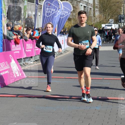 12.04.2026 - 45. Internationalen Wilhelmsburger Insellauf Strokosch-Dieckow http://msf.ph/oto/9456845 12.04.2026 11:03:26 Ziel 3910, 3700, 3716, 3223, 4246, 4382, 5816 meine-sportfotos.de