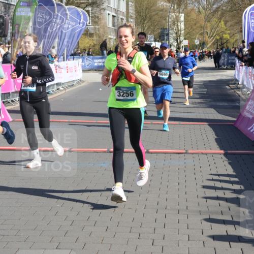 12.04.2026 - 45. Internationalen Wilhelmsburger Insellauf Strokosch-Dieckow http://msf.ph/oto/9456848 12.04.2026 10:46:25 Ziel 3172, 2691, 3256, 3848, 3849, 5690, 4182, 2460, 2706 meine-sportfotos.de
