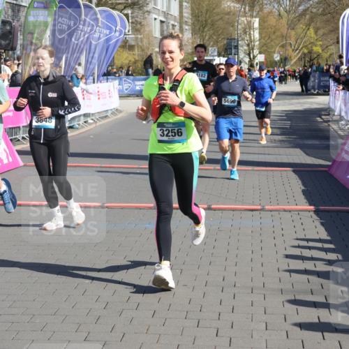 12.04.2026 - 45. Internationalen Wilhelmsburger Insellauf Strokosch-Dieckow http://msf.ph/oto/9456856 12.04.2026 10:46:25 Ziel 3172, 2691, 3256, 3848, 3849, 5690, 4182, 2460, 2706 meine-sportfotos.de