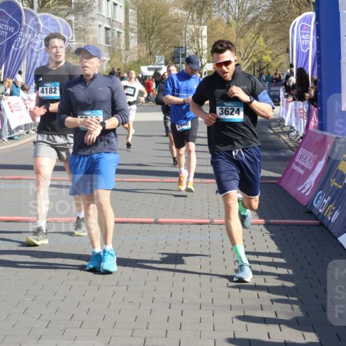 12.04.2026 - 45. Internationalen Wilhelmsburger Insellauf Strokosch-Dieckow http://msf.ph/oto/9456921 12.04.2026 10:46:28 Ziel 3848, 3849, 5690, 4182, 2460, 2706, 4357, 3952 meine-sportfotos.de