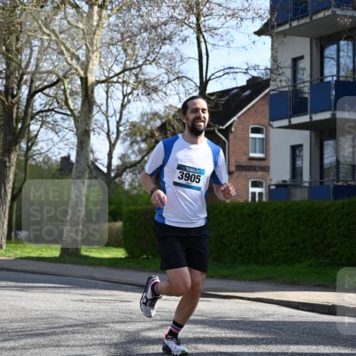 12.04.2026 - 45. Internationalen Wilhelmsburger Insellauf J. Mangold http://msf.ph/oto/9456922 12.04.2026 10:32:04 Ziel 5522, 4844, 3666, 3905, 5449, 4554, 4378, 3675, 3876, 3506, 4370, 3983, 3114, 4150, 3296, 3323, 5639, 2071 meine-sportfotos.de