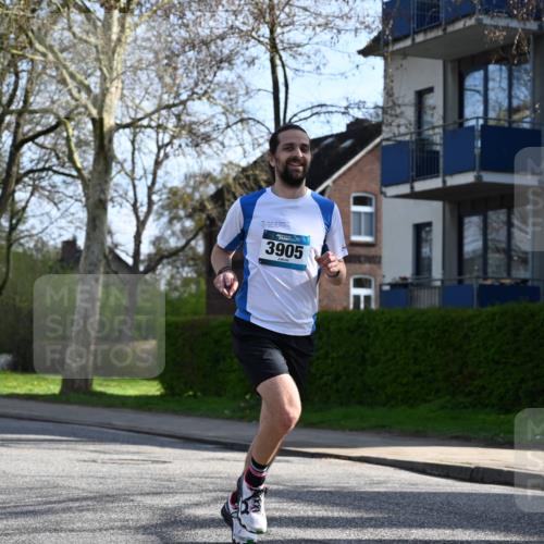 12.04.2026 - 45. Internationalen Wilhelmsburger Insellauf J. Mangold http://msf.ph/oto/9456923 12.04.2026 10:32:04 Ziel 5522, 4844, 3666, 3905, 5449, 4554, 4378, 3675, 3876, 3506, 4370, 3983, 3114, 4150, 3296, 3323, 5639, 2071 meine-sportfotos.de