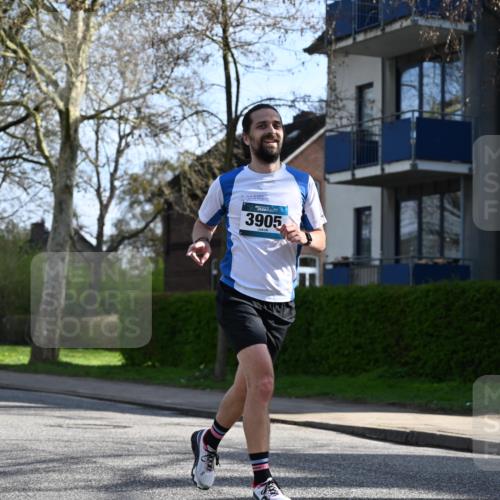 12.04.2026 - 45. Internationalen Wilhelmsburger Insellauf J. Mangold http://msf.ph/oto/9456924 12.04.2026 10:32:04 Ziel 5522, 4844, 3666, 3905, 5449, 4554, 4378, 3675, 3876, 3506, 4370, 3983, 3114, 4150, 3296, 3323, 5639, 2071 meine-sportfotos.de