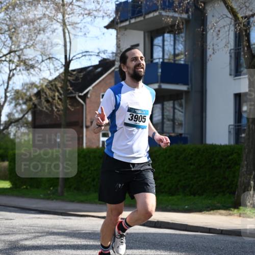 12.04.2026 - 45. Internationalen Wilhelmsburger Insellauf J. Mangold http://msf.ph/oto/9456928 12.04.2026 10:32:05 Ziel 5522, 4844, 3666, 3905, 5449, 4554, 4378, 4378, 3675, 3876, 3506, 4370, 3983, 3114, 3983, 3114, 4150, 3296, 3323, 5639, 2071 meine-sportfotos.de