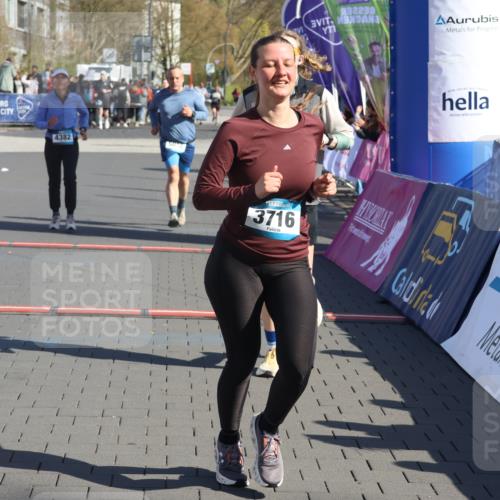 12.04.2026 - 45. Internationalen Wilhelmsburger Insellauf Strokosch-Dieckow http://msf.ph/oto/9456941 12.04.2026 11:03:27 Ziel 3700, 3716, 3223, 4246, 4382, 5816 meine-sportfotos.de