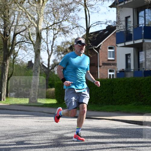 12.04.2026 - 45. Internationalen Wilhelmsburger Insellauf J. Mangold http://msf.ph/oto/9456950 12.04.2026 10:32:08 Ziel 5522, 4844, 3666, 3905, 5449, 4554, 4378, 3675, 3876, 3506, 4370, 3983, 3114, 4150, 3296, 3323, 5639, 2071, 3014 meine-sportfotos.de